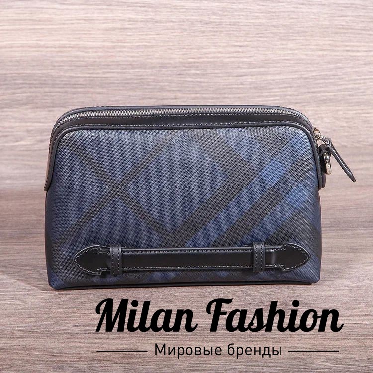 Burberry travel wallet 2025