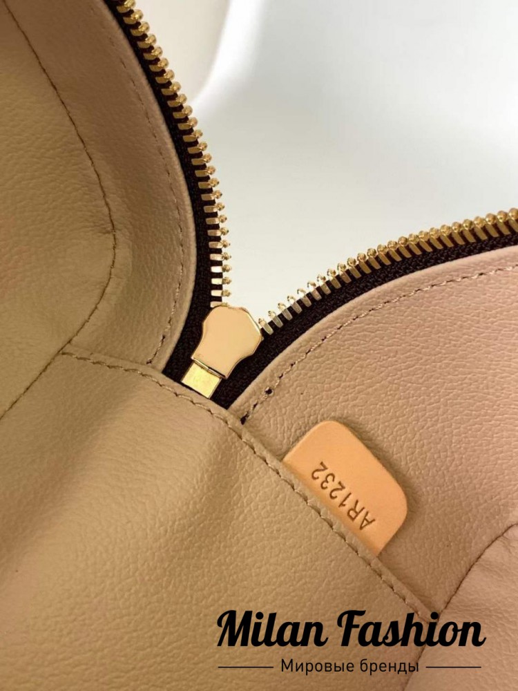 Косметичка  Louis Vuitton V33578. Вид 3