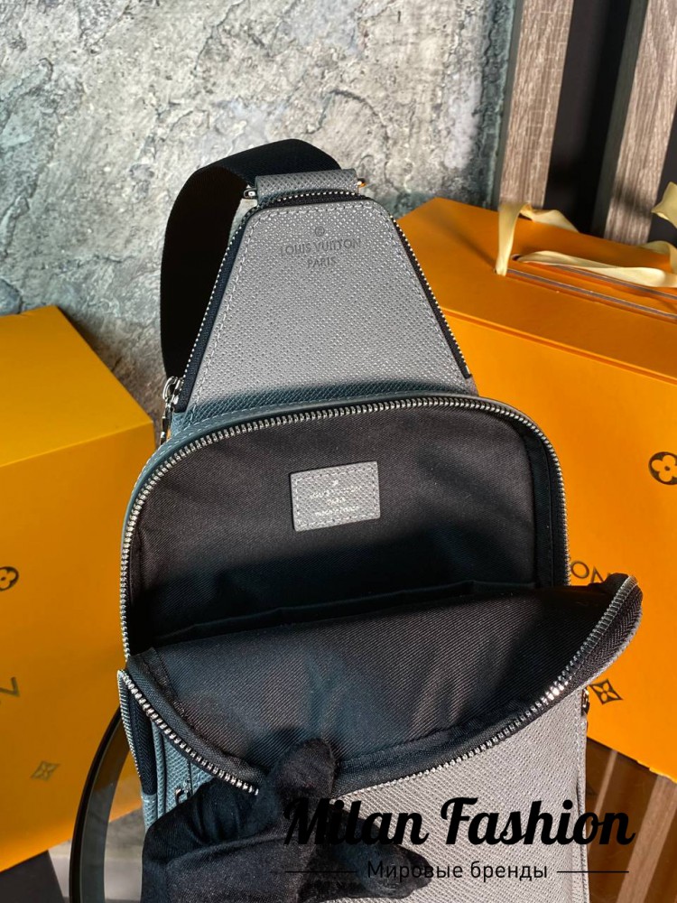 Сумка -слинг Avenue  Louis Vuitton V143239. Вид 9