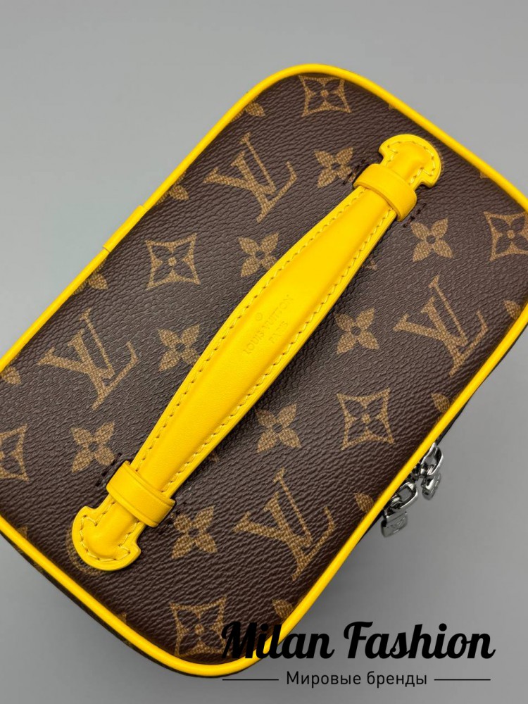 Косметичка  Louis Vuitton V52228. Вид 5
