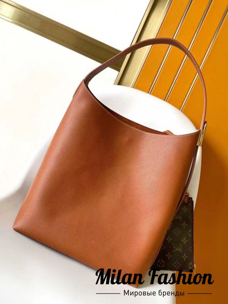 Сумка Low Key Hobo Louis Vuitton V33580. Вид 2