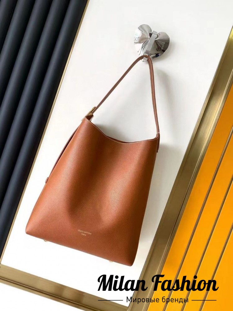 Сумка Low Key Hobo Louis Vuitton V33580. Вид 6